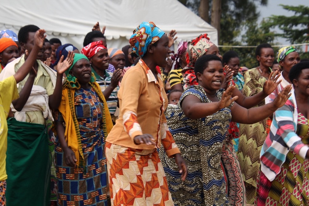 Fistula patients performing a dance to welcome the IOWD team.